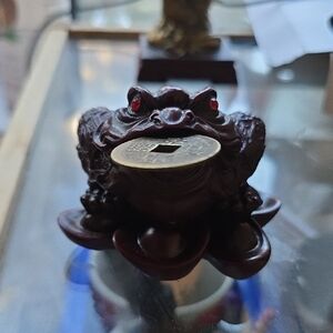 Decorative Money Frog Figurine with Coin